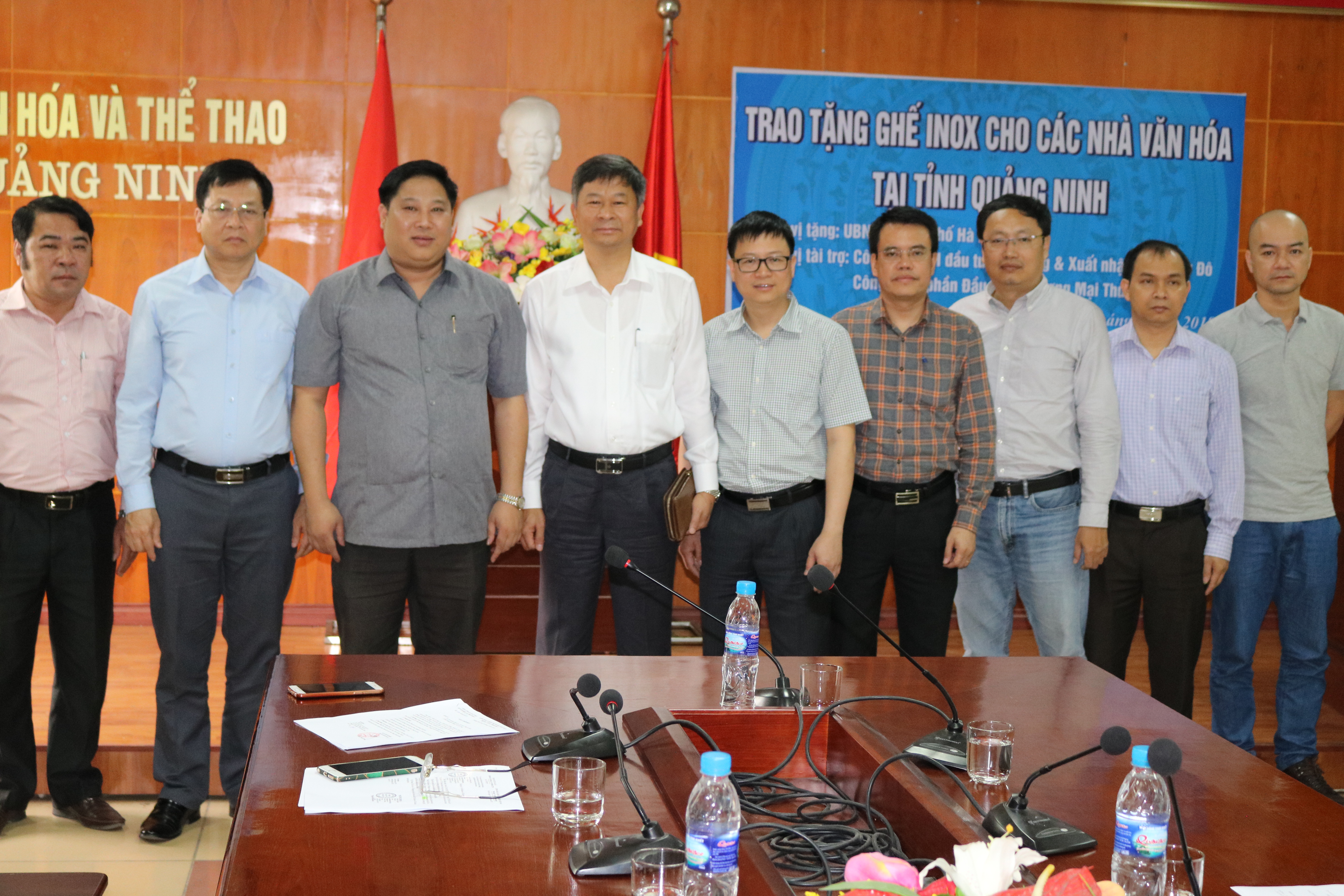 Trao tặng ghế inox cho các địa phương vùng biên giới tỉnh Quảng Ninh năm 2018