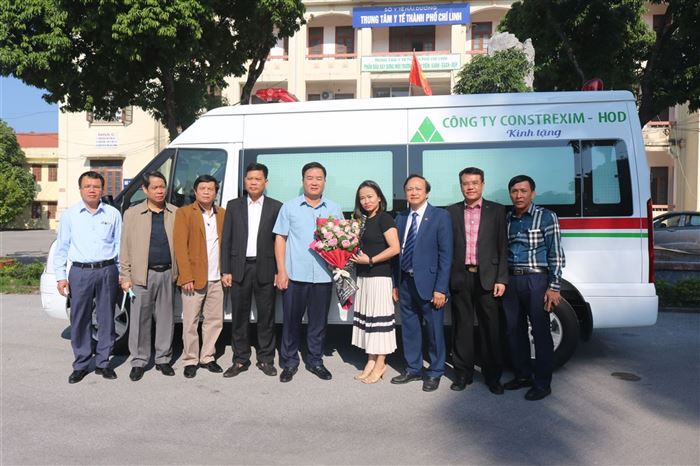 Công ty CONSTREXIM – HOD trao tặng thành phố Chí Linh, tỉnh Hải Dương 01 xe cứu thương nhãn hiệu FORD
